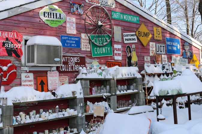 Antique Barn im Schnee oder Vintage-Stil im Winter