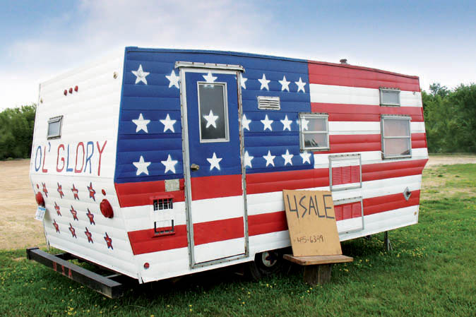Wohnwagen mit der USA-Flagge